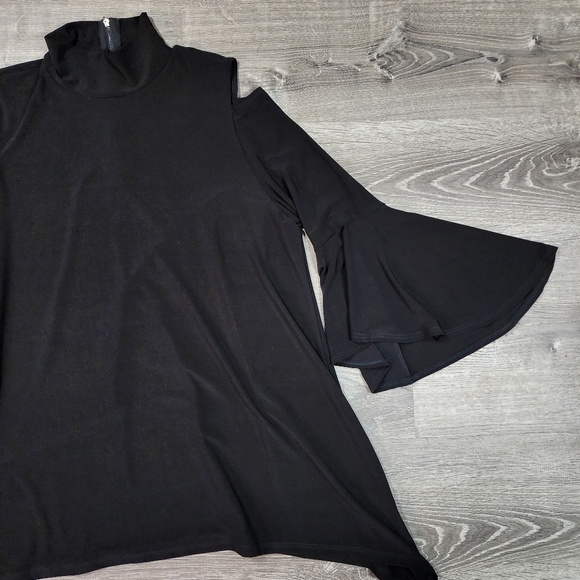 IC by Connie K Tops - IC By CONNIE K Black Cutout Tunic Top Bell Sleeve Medium